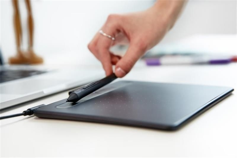 Графічний планшет Wacom Intuos S Чорний (Black) 166596 фото